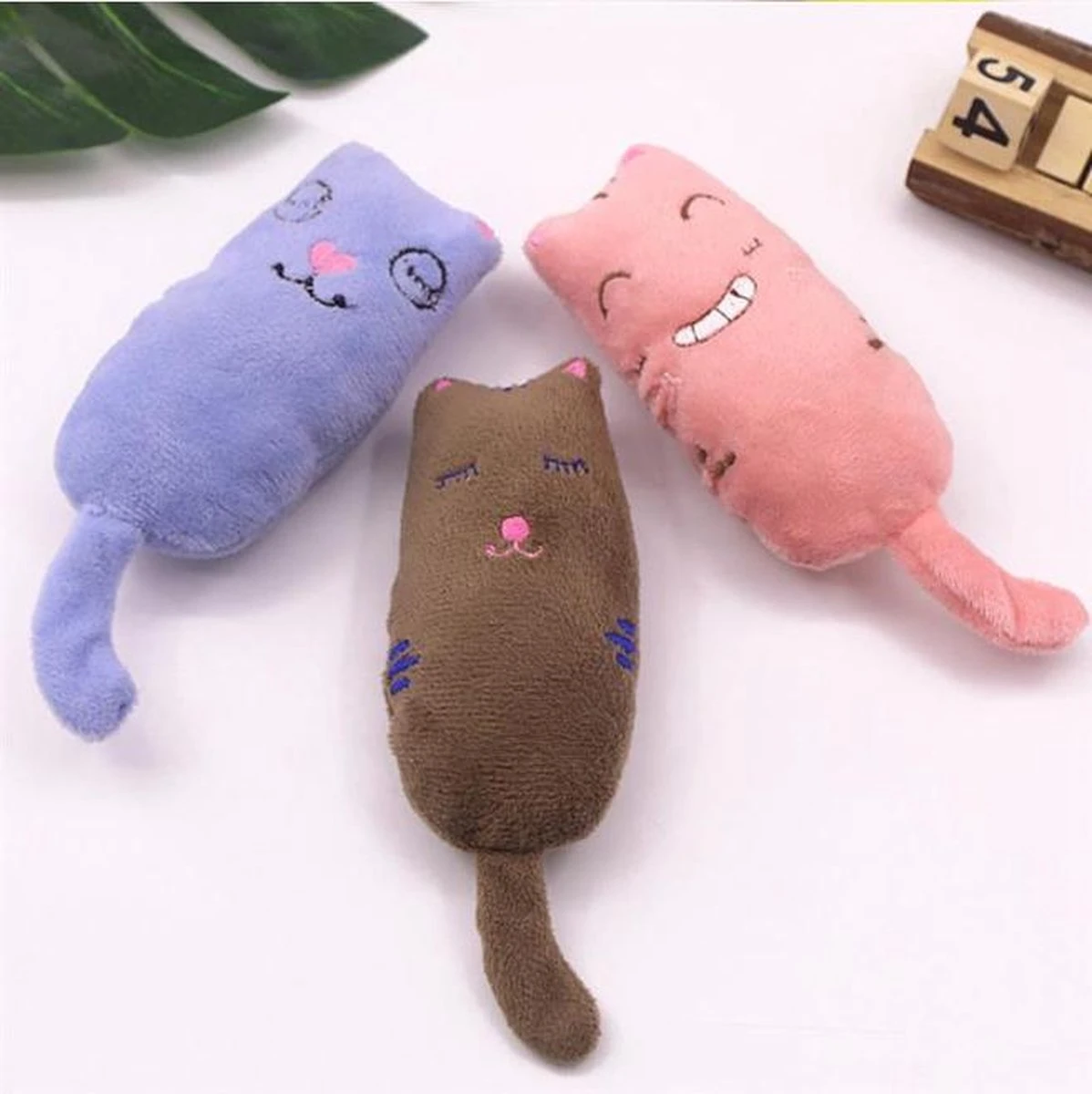 Cabantis Funny Catnip Knuffeldier|Katten-speelgoed|Kattenkruid|Knuffeldier|Cabantis|Groen 4 Cabantis Funny Catnip Knuffeldier|Katten-speelgoed|Kattenkruid|Knuffeldier|Cabantis|Groen - Afbeelding 2