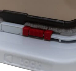 Cat Mate Kattenluik 234 Met Tweewegsluiting - Wit - 19,2 X 20cm -Winkel Voor Kattenbenodigdheden 1200x1107 3