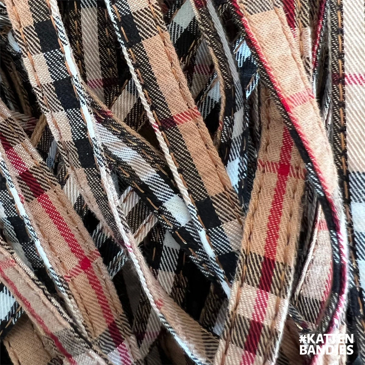 Halsband Kat | Kattenband | Kattenhalsbandje | Kitten | Kattenbandje Met Belletje | Kattenhalsbandjes Met Veiligheidssluiting In Dé Klassieke Beige Ruit 7 Halsband Kat | Kattenband | Kattenhalsbandje | Kitten | Kattenbandje Met Belletje | Kattenhalsbandjes Met Veiligheidssluiting In Dé Klassieke Beige Ruit - Afbeelding 5