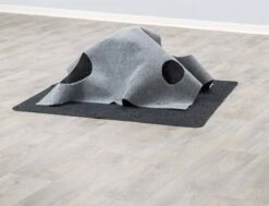 Trixie Cat Activity Adventure Carpet Grijs 99x99 Cm -Winkel Voor Kattenbenodigdheden 1200x919 2