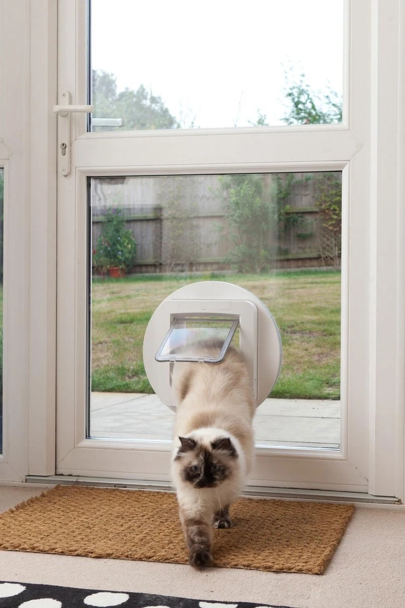 Sureflap Montageadapter Voor Kattenluik - Wit - 14 X 12 Cm 5 Sureflap Montageadapter Voor Kattenluik - Wit - 14 X 12 Cm - Afbeelding 3